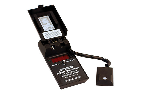 DM-365XA UV meter for measuring UV intensity in the ZfP-0